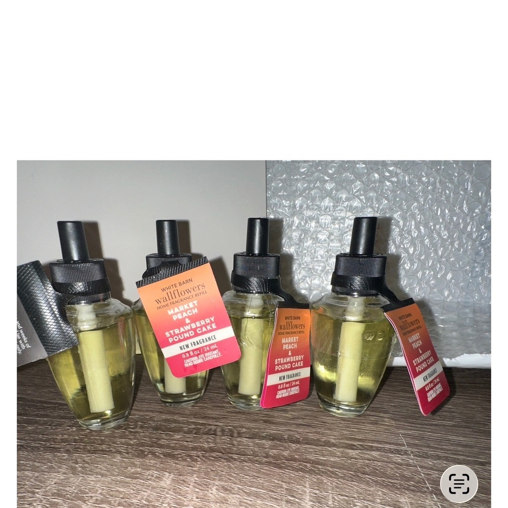 Bath and Body Works Wallflowers Market Peach Strawberry Pound Cake wallflower